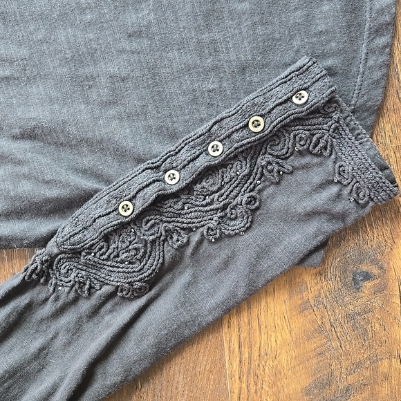 We the Free Hooked On You Cuffed Top - Picture 3 of 8